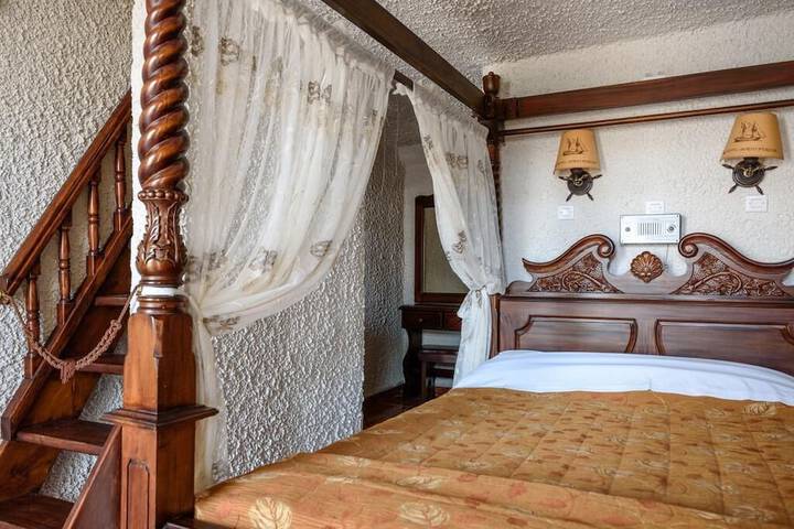 Room 21 of 49