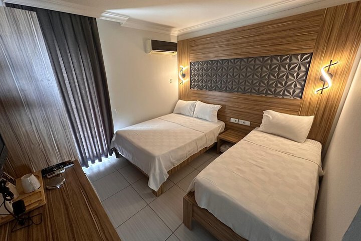Room 8 of 68