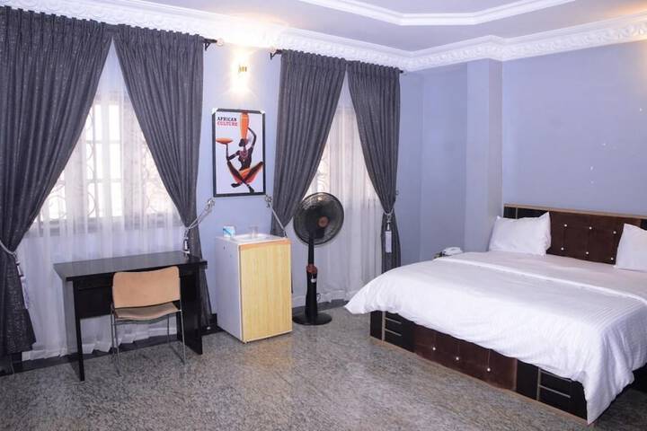Room 25 of 79