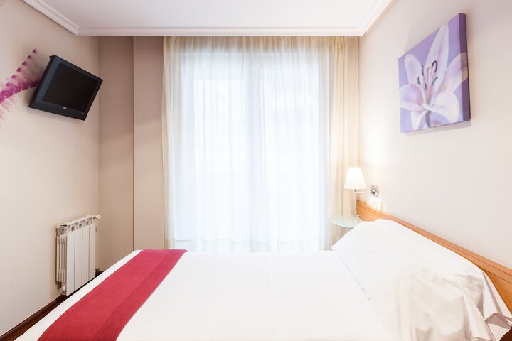 Room 15 of 76