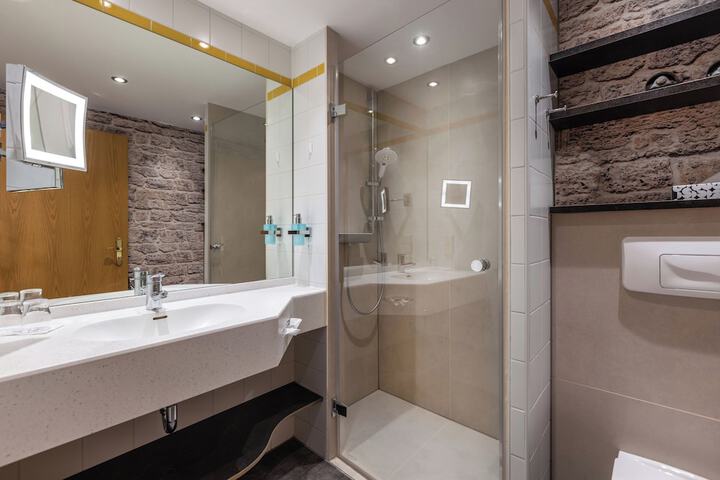 Clean Restrooms