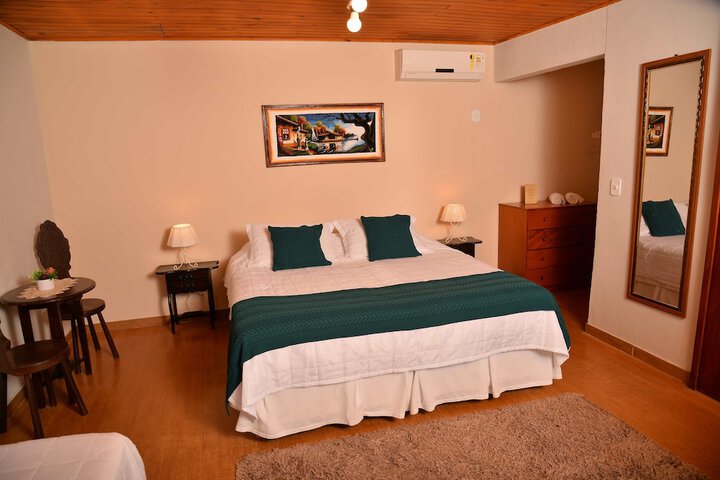 Room 80 of 223
