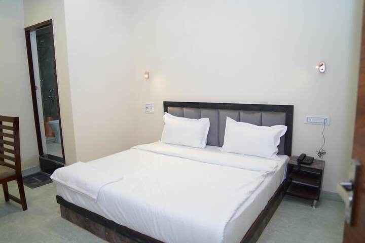 Room 5 of 21