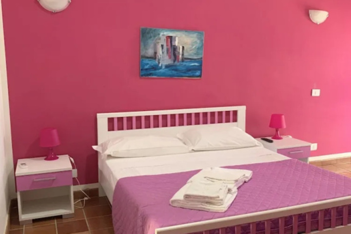 Room 5 of 14