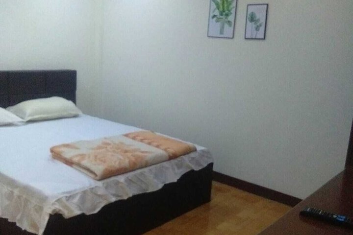 Room 5 of 11