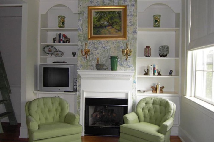 Room 2 of 27