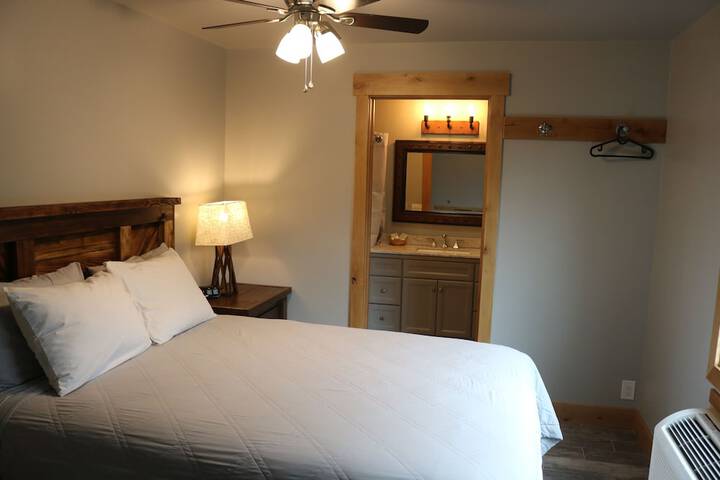 Room 2 of 87