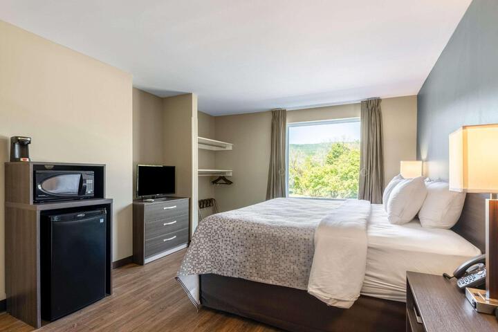 1 King Bed (12 of 16)
