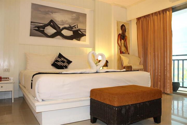 SHARAYA WHITE HOTEL