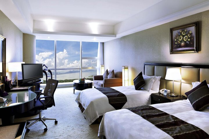 Room 25 of 72