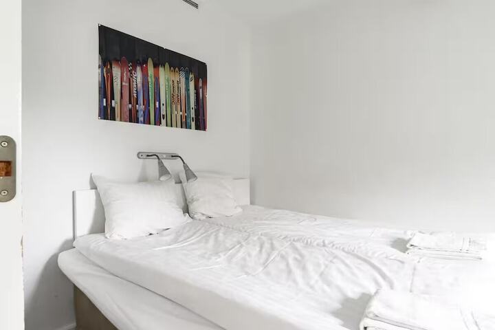 Room 376 of 865