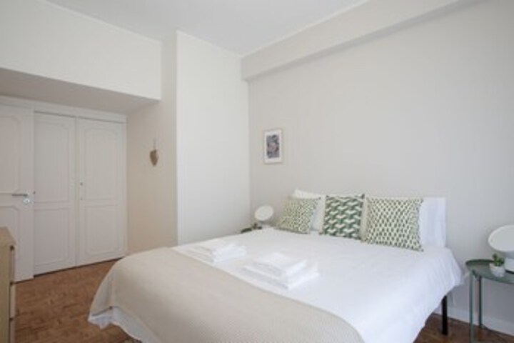 Room 11 of 25