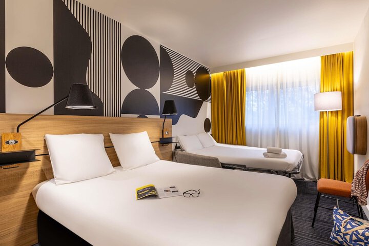Room 4 of 79