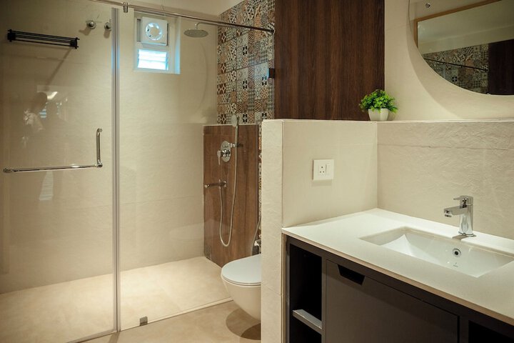 Room 10 of 20
