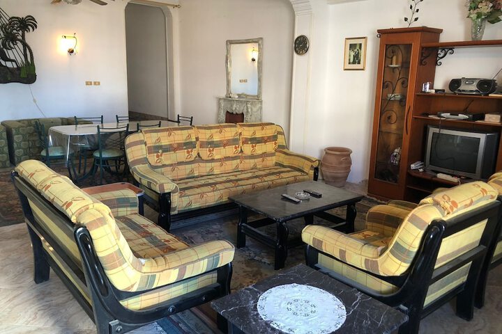 Room 13 of 22