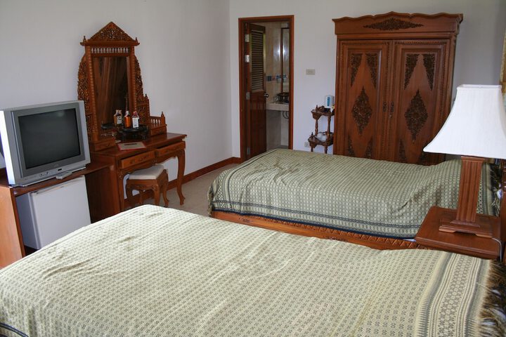 Room 7 of 93