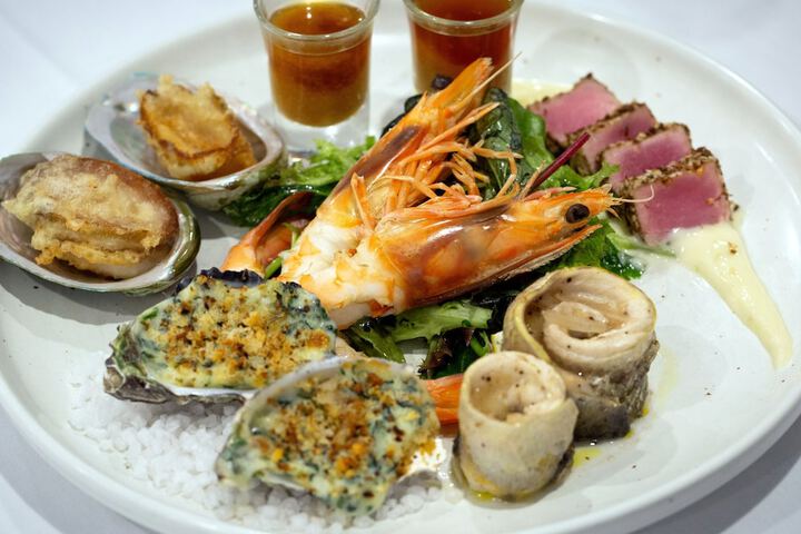 Dining 41 of 63