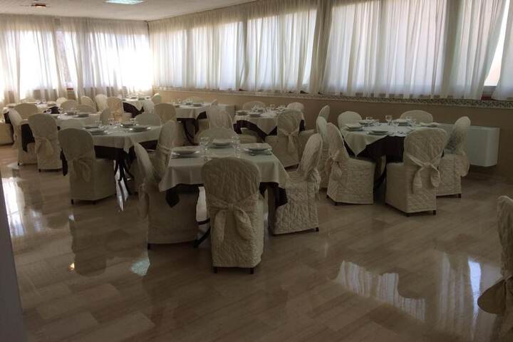 Ballroom/Hall 37 of 50