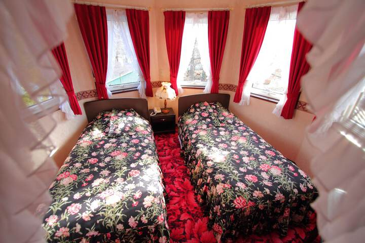 Room 7 of 38