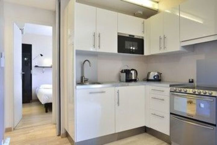 Room 11 of 15