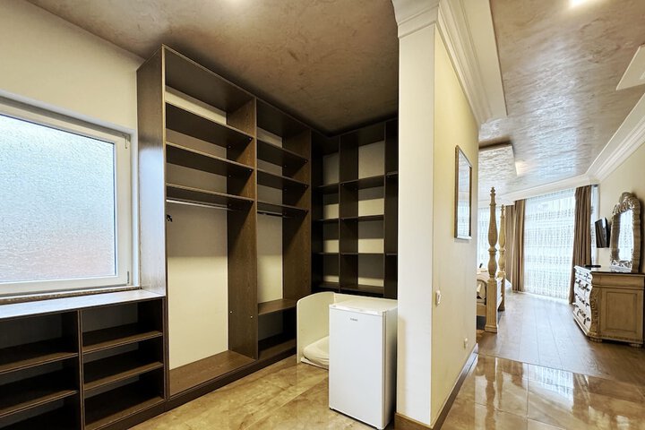 Room 30 of 121