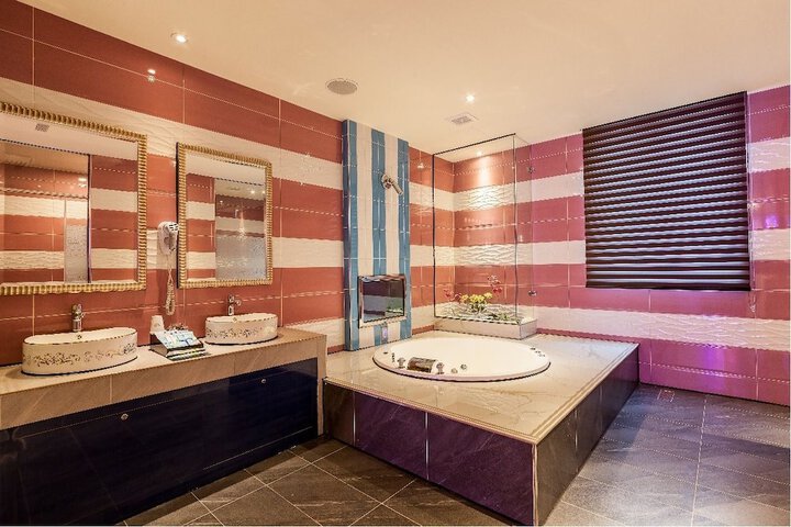 Hot Tub 181 of 216