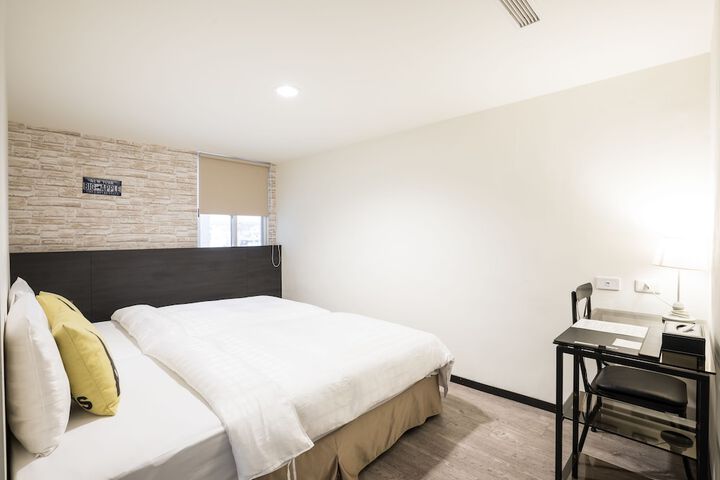 Room 9 of 61