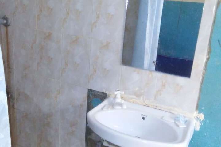 Room 7 of 16