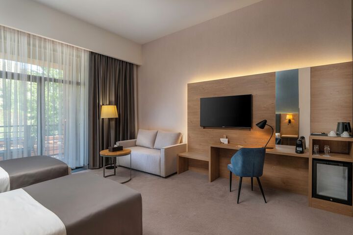 Room 45 of 102