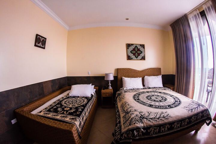 Room 3 of 49
