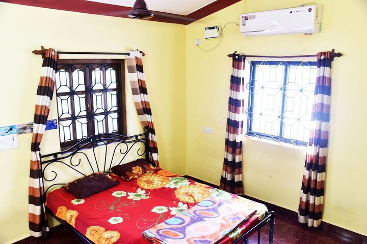 Room 5 of 8
