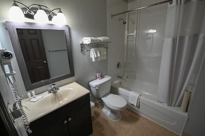 Room 25 of 65