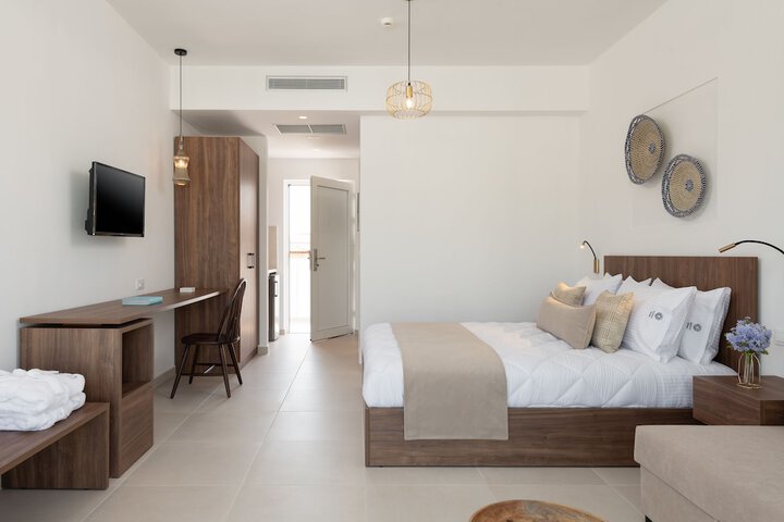 Room 8 of 37