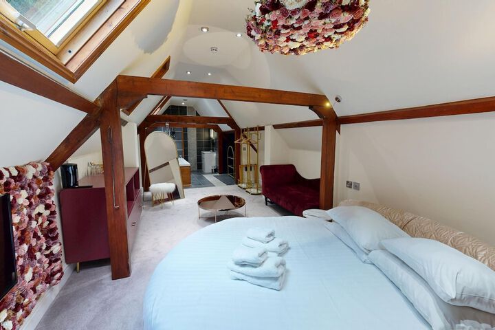 Room 3 of 92