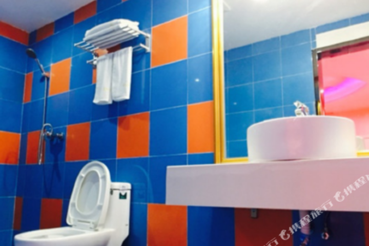 Dongxing Hotel (Wuhan Dongxihu Hailin Square)