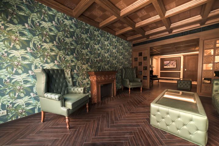 Lounge 90 of 133