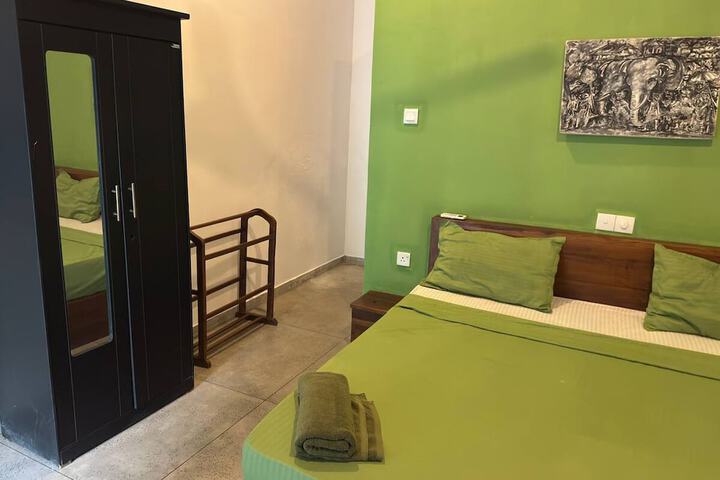 Room 3 of 34