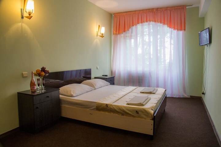 Room 14 of 16