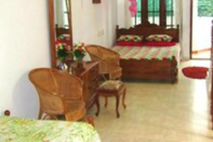 Room 4 of 7