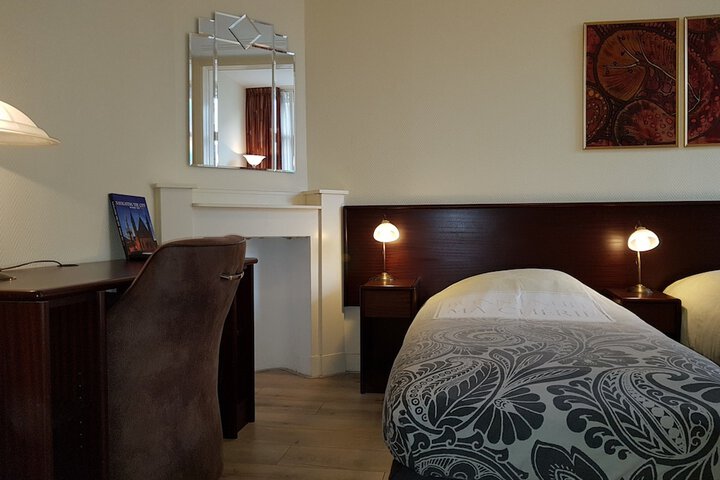 Room 8 of 63