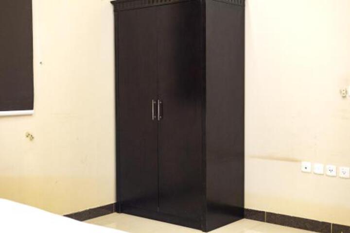 Room 4 of 31