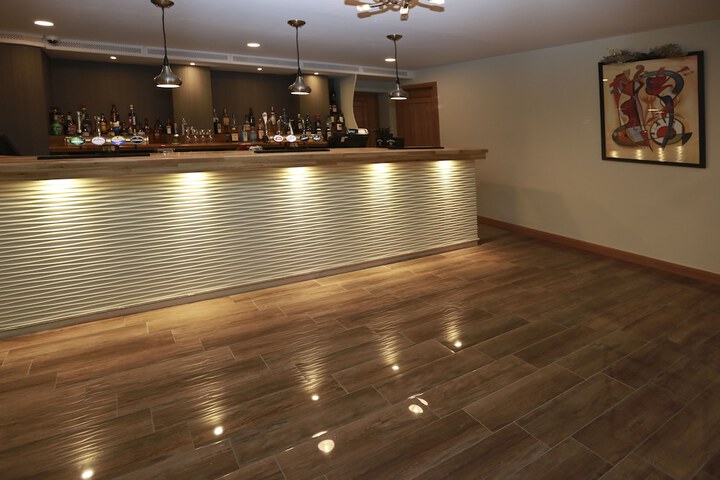 Lounge 66 of 70