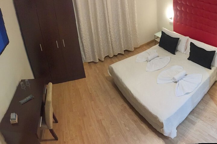 Room 3 of 47