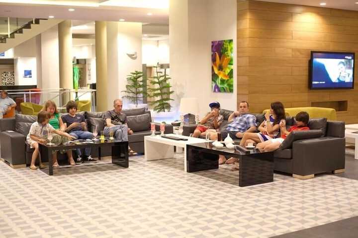 Guest Lobby