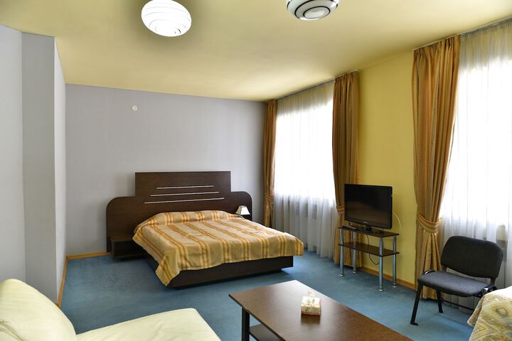 Room 16 of 30