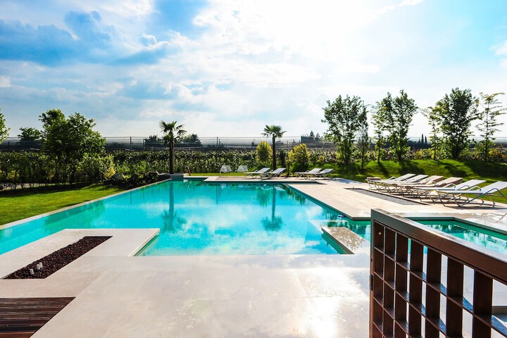 Pool Hotel