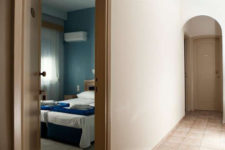 Room 25 of 49
