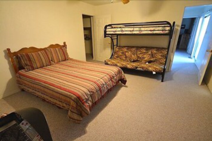 Room 34 of 39