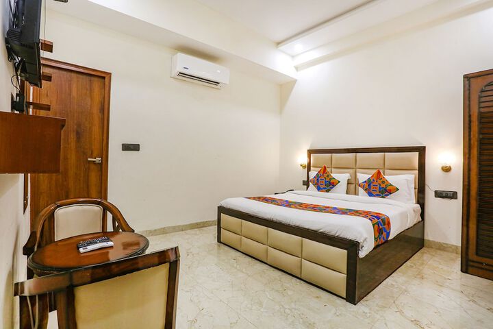 Room 15 of 30