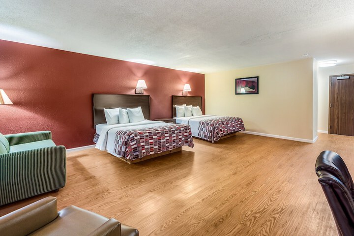Deluxe 2 Queen Beds (12 of 12)